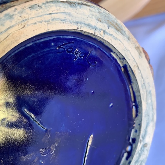 Handmade Studio Pottery Vase - Picture 10 of 13